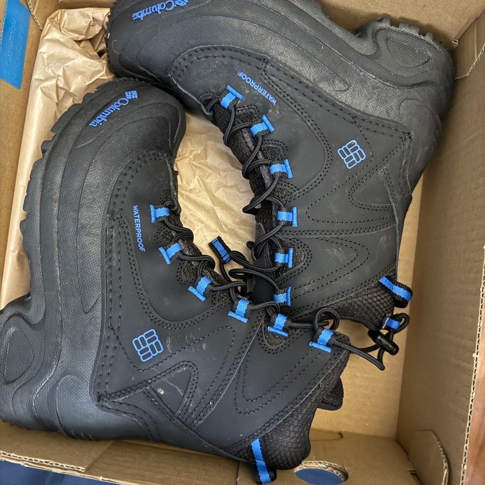 Columbia Youth Black Bugaboot III Boots size 3 practically new